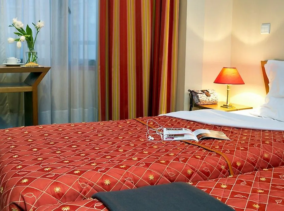 ***  Aparthotel Adagio Access Paris Tilsitt Francia